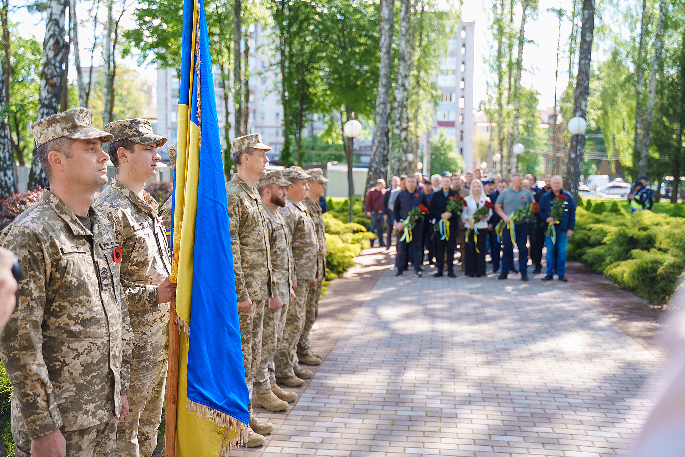 Військові, представники влади міста та області, громадськість вшановують пам'ять полеглих у Другій світовій війні